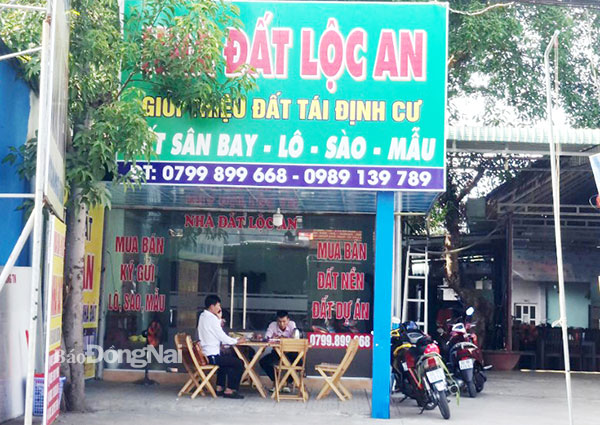 Rủ nhau đi làm 'cò' đất Rủ nhau đi làm 'cò' đất