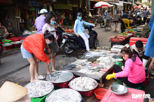 Bão giá 'ngấm' vào từng bữa cơm