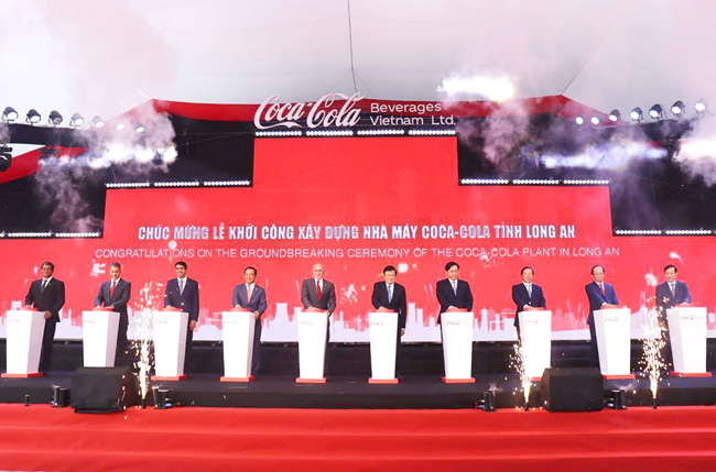 Dự án nhà máy của Coca – Cola vừa được khởi công tại Long An có quy mô diện tích khoảng 19ha, tổng vốn đầu tư 136 triệu USD