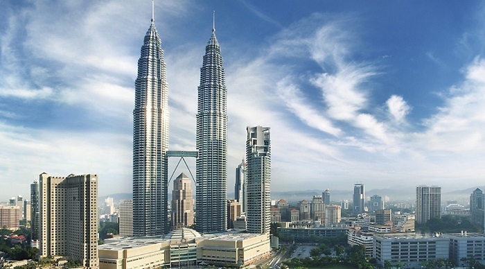 Ghé thăm tòa tháp đôi Petronas cao chọc trời ở Malaysia - CafeLand.Vn