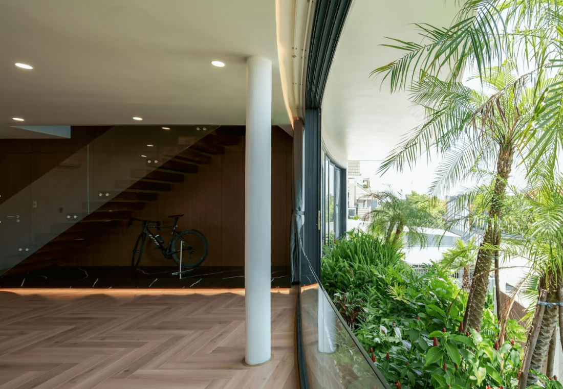 Cải tạo nhà 30 năm tuổi thành ngôi nhà hiện đại với hình dạng ngọn sóng tại Quảng Nam