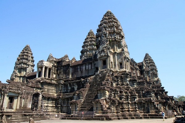 Khám phá đền Angkor Wat - kỳ quan nổi tiếng thế giới ở Campuchia