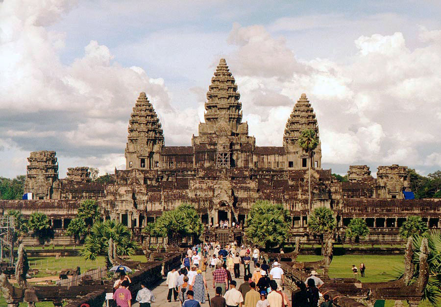 Khám phá đền Angkor Wat – kỳ quan nổi tiếng thế giới ở Campuchia -  CafeLand.Vn