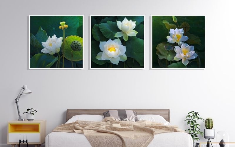 Hoa sen trắng giúp không gian căn phòng thêm nhẹ nhàng, thư giãn