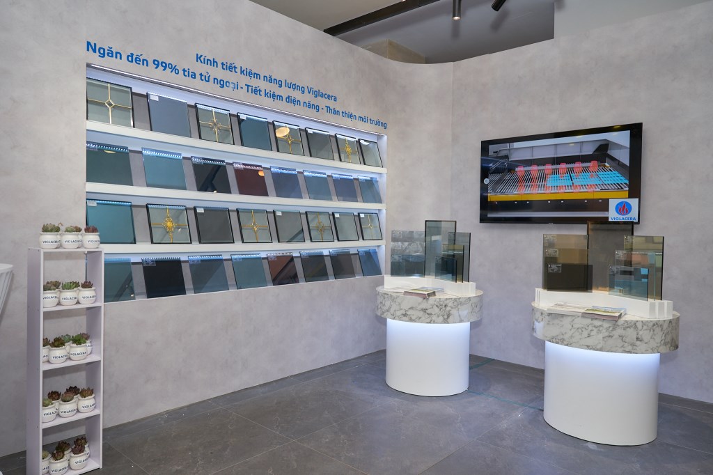 Nhiều sản phẩm thiết bị vệ sinh, gạch đá trang trí được giới thiệu tại Vietbuild Hà Nội 2023