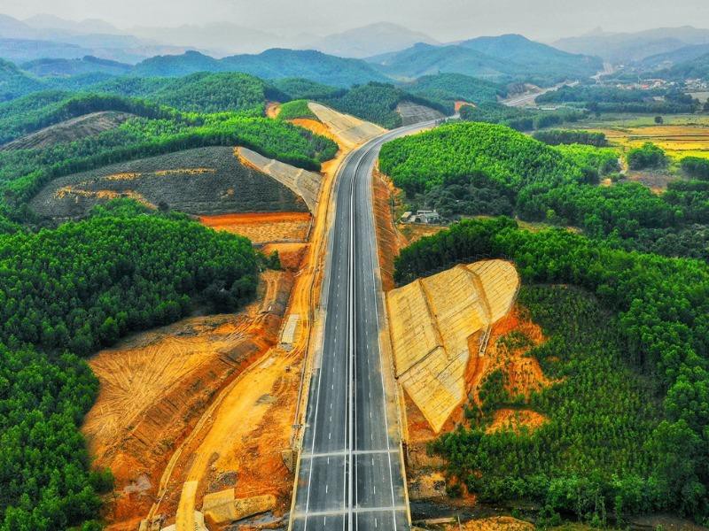 Lâm Đồng пói gì về ý tưởng quy hoạch các khu chức пăng dọc cao tốc Bảo Lộc – Liêп Khương?