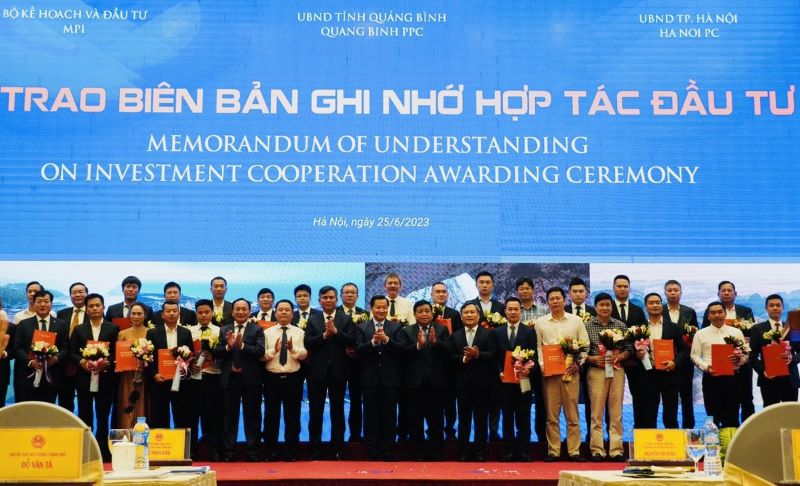 Doanh nghiệp cam kết đầu tư hơn 112.000 tỷ đồng vào Quảng Bình