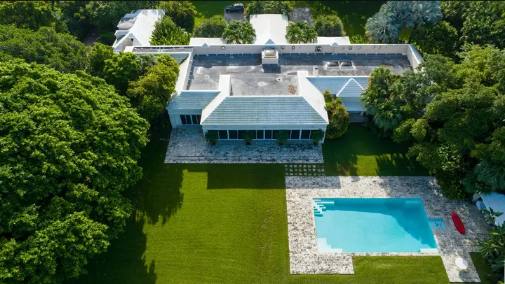 Billionaire Jeff Bezos spent $68 million to buy a villa on Indian Creek billionaire island