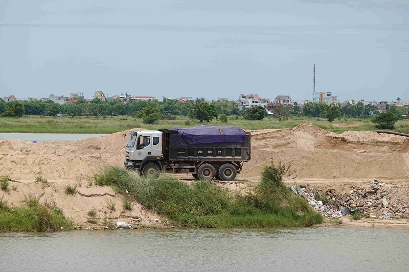 Chủ tịch UBND tỉnh Bình Định lệnh cấm tuồn vật liệu thi công cao tốc ra ngoài