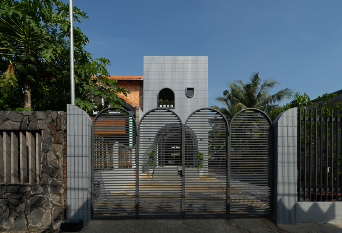 Chỉ 1,3 tỷ, nhà 2 tầng tiện nghi, đầy ắp ánh sáng tự nhiên của vợ chồng thu nhập trung bình- Ảnh 2. Chỉ 1,3 tỷ, nhà 2 tầng tiện nghi, đầy ắp ánh sáng tự nhiên của vợ chồng thu nhập trung bình- Ảnh 2.