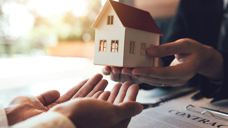 Lệ phí trước bạ đối với chuyển quyền sử dụng đất 2025 được tính theo giá nào?- Ảnh 1.