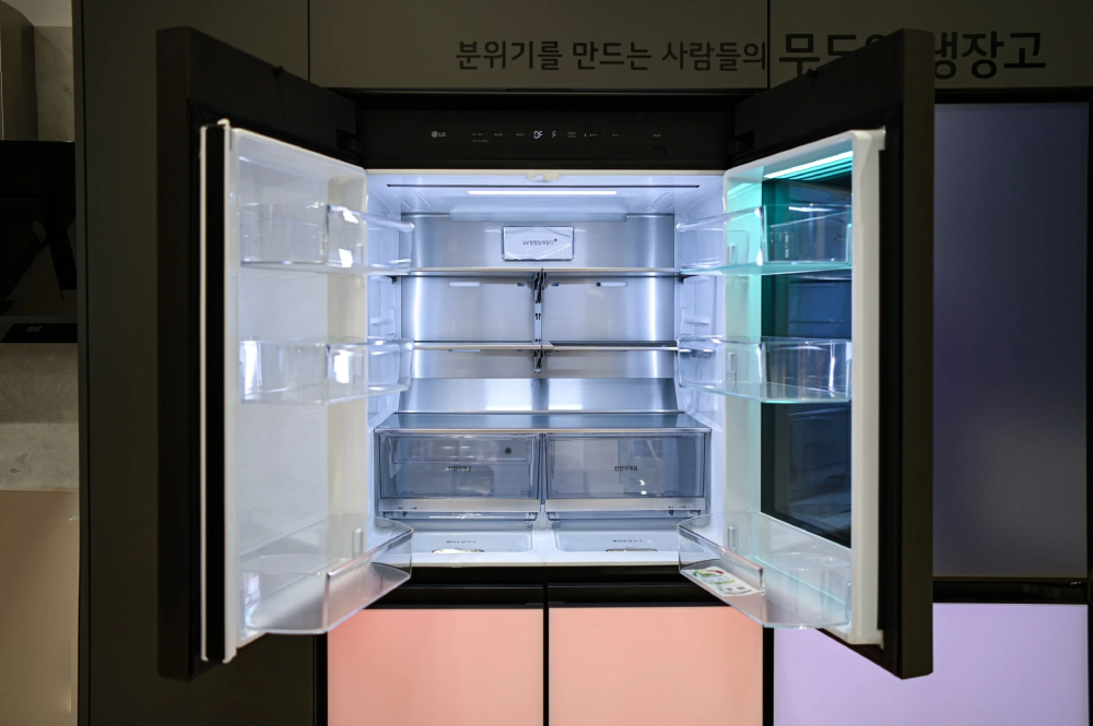 Chiếc tủ lạnh biết HÁT, ĐỔI MÀU theo tâm trạng - Xu hướng mới bạn đã biết chưa?- Ảnh 5. Chiếc tủ lạnh biết HÁT, ĐỔI MÀU theo tâm trạng - Xu hướng mới bạn đã biết chưa?- Ảnh 5.