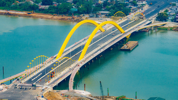 Những chiếc “lọng vàng cung đình” trên cây cầu mới ở Huế có gì đặc biệt?- Ảnh 1.