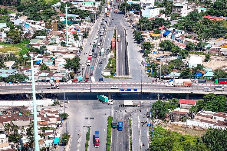 Giá đền bù khi thu hồi đất để làm đường năm 2025 được quy định thế nào?- Ảnh 1.
