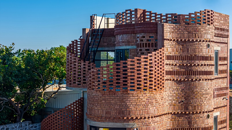 Khám phá ngôi nhà gạch với thiết kế tường gạch lượn sóng độc đáo tại Ấn Độ- Ảnh 12. Khám phá ngôi nhà gạch với thiết kế tường gạch lượn sóng độc đáo tại Ấn Độ- Ảnh 12.