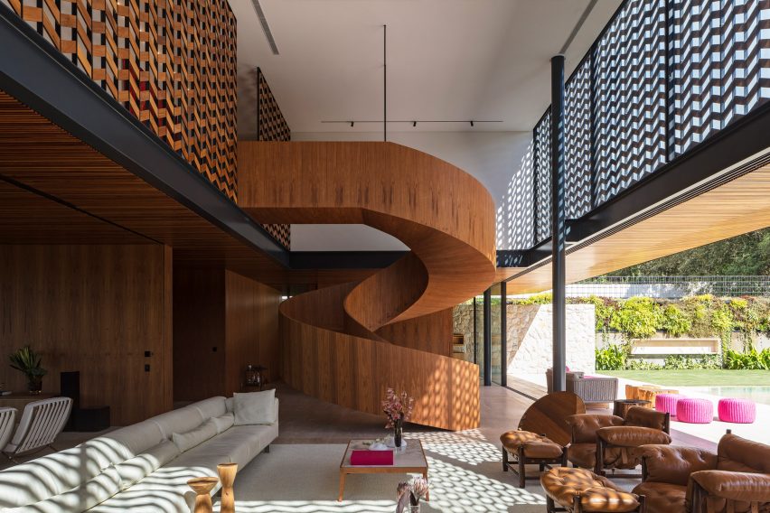 Những thiết kế cầu thang uốn lượn độc đáo trong không gian sống- Ảnh 3. Những thiết kế cầu thang uốn lượn độc đáo trong không gian sống- Ảnh 3.