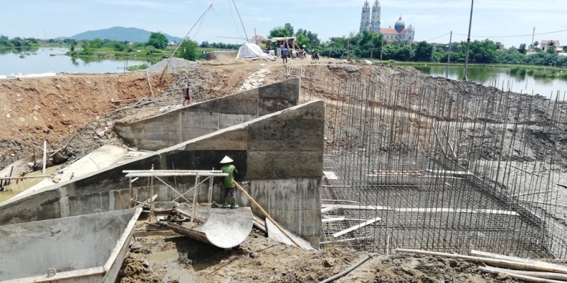 Đề xuất tăng mức phạt với tội vi phạm quy định xây dựng gây hậu quả nghiêm trọng- Ảnh 1.