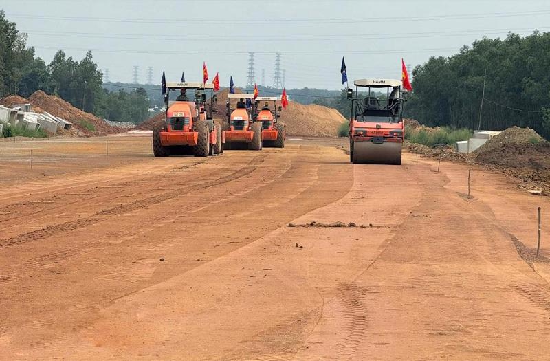 Trước ngày 15/4, Đồng Nai phải hoàn thành giải phóng mặt bằng cao tốc Biên Hòa - Vũng Tàu- Ảnh 1. Trước ngày 15/4, Đồng Nai phải hoàn thành giải phóng mặt bằng cao tốc Biên Hòa - Vũng Tàu- Ảnh 1.