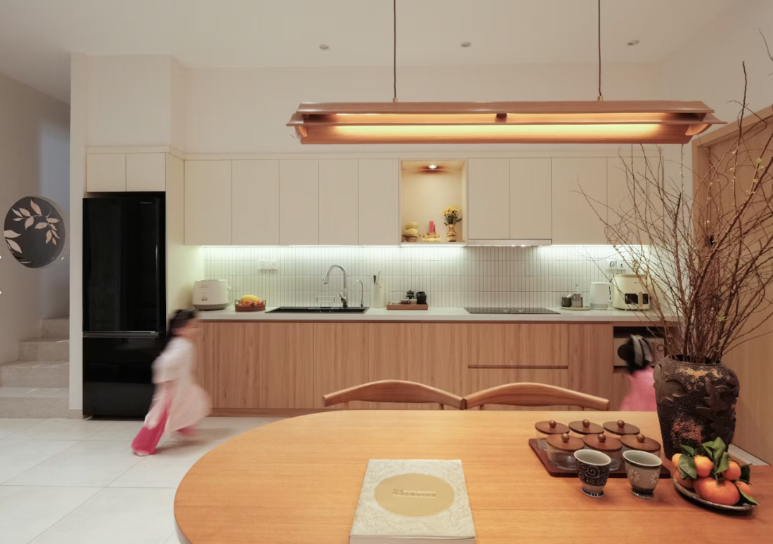 Bên trong ngôi nhà nhỏ có khoảng thông tầng hình kim tự tháp tại Huế- Ảnh 9.