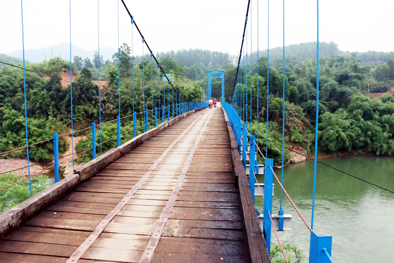 Thủ tướng chỉ đạo khẩn trương sửa chữa, khắc phục ngay hệ thống cầu treo trên toàn quốc- Ảnh 1. Thủ tướng chỉ đạo khẩn trương sửa chữa, khắc phục ngay hệ thống cầu treo trên toàn quốc- Ảnh 1.