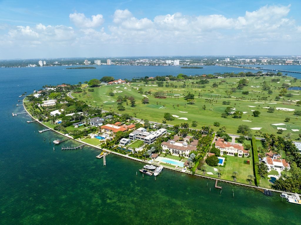 Khám phá bộ sưu tập bất động sản trị giá 700 triệu USD của tỷ phú Jeff Bezos- Ảnh 1.