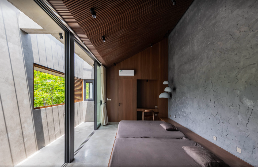 Xây nhà bê tông thô độc đáo thích nghi với nắng gió biển ở Phan Rang- Ảnh 12.