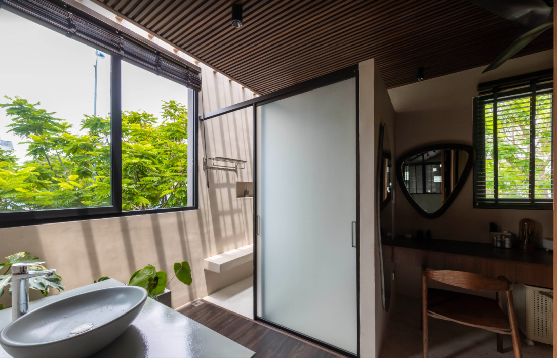 Xây nhà bê tông thô độc đáo thích nghi với nắng gió biển ở Phan Rang- Ảnh 13.