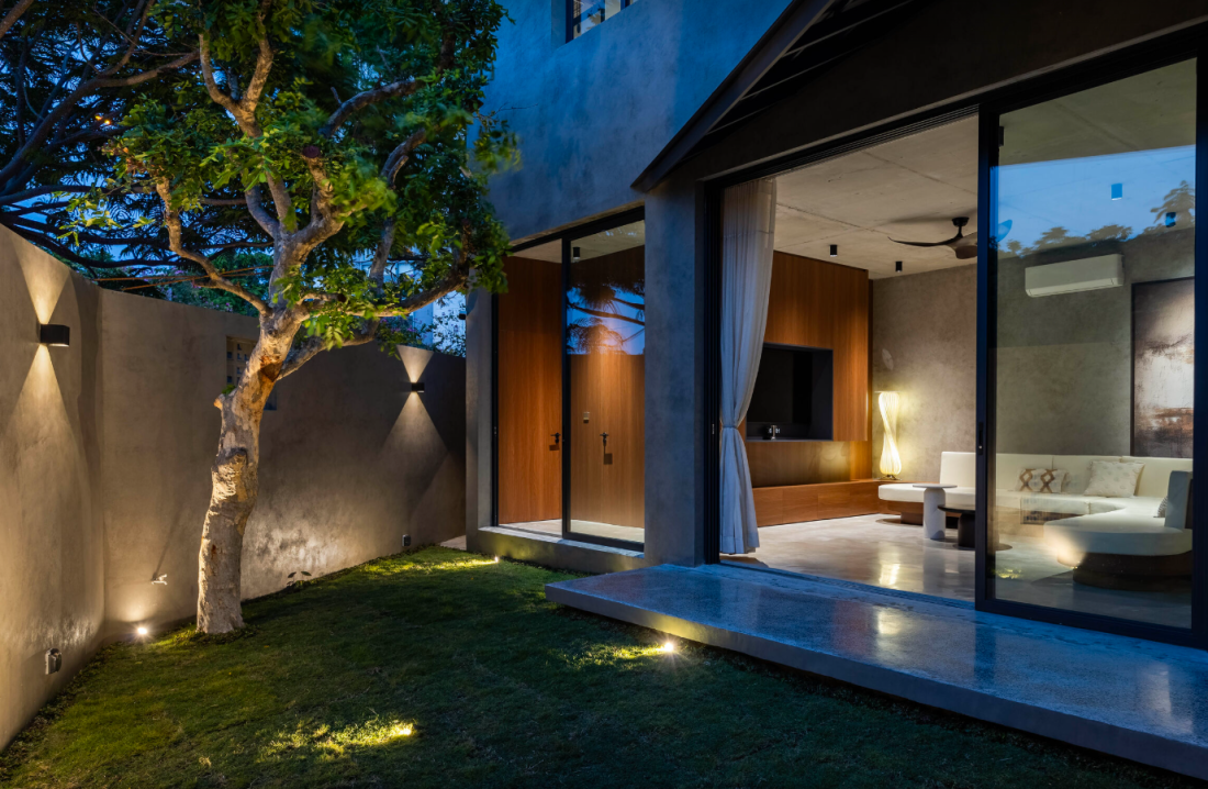 Xây nhà bê tông thô độc đáo thích nghi với nắng gió biển ở Phan Rang- Ảnh 4.