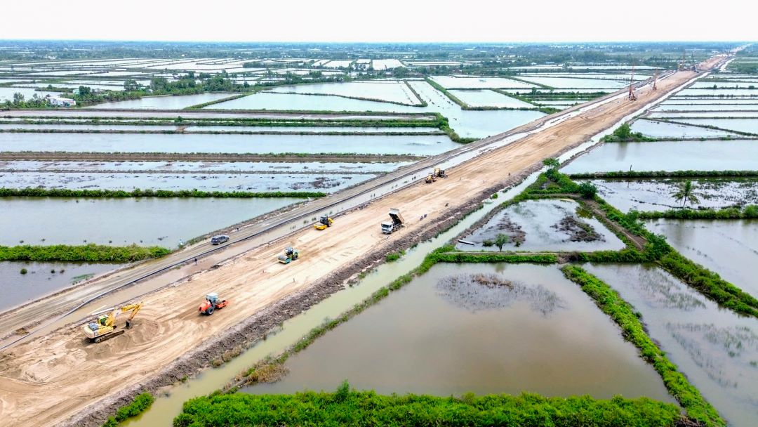 Một tỉnh miền Tây gấp rút khai thác cát sông cho cao tốc, tính cả phương án chưa từng có- Ảnh 1.