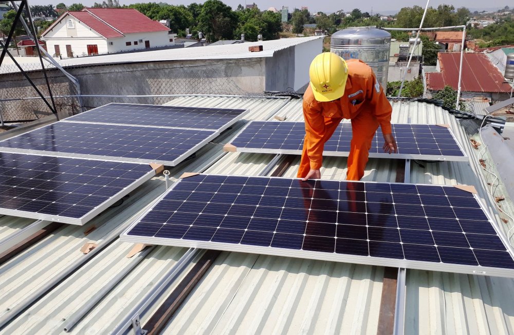 Mục tiêu đến 2030: Một nửa tòa nhà công sở và nhà dân sẽ sử dụng điện mặt trời mái nhà- Ảnh 1.