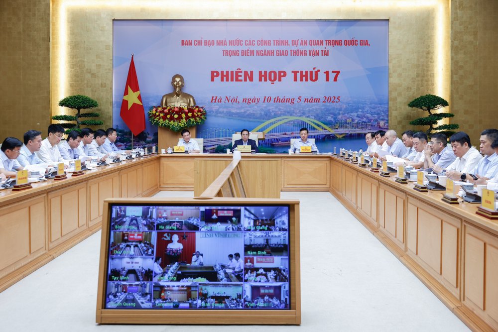 Thủ tướng biểu dương Hà Nội, TPHCM có nhiều nỗ lực, cố gắng, đặc biệt là trong giải phóng mặt bằng các dự án vốn gặp nhiều khó khăn- Ảnh 1.