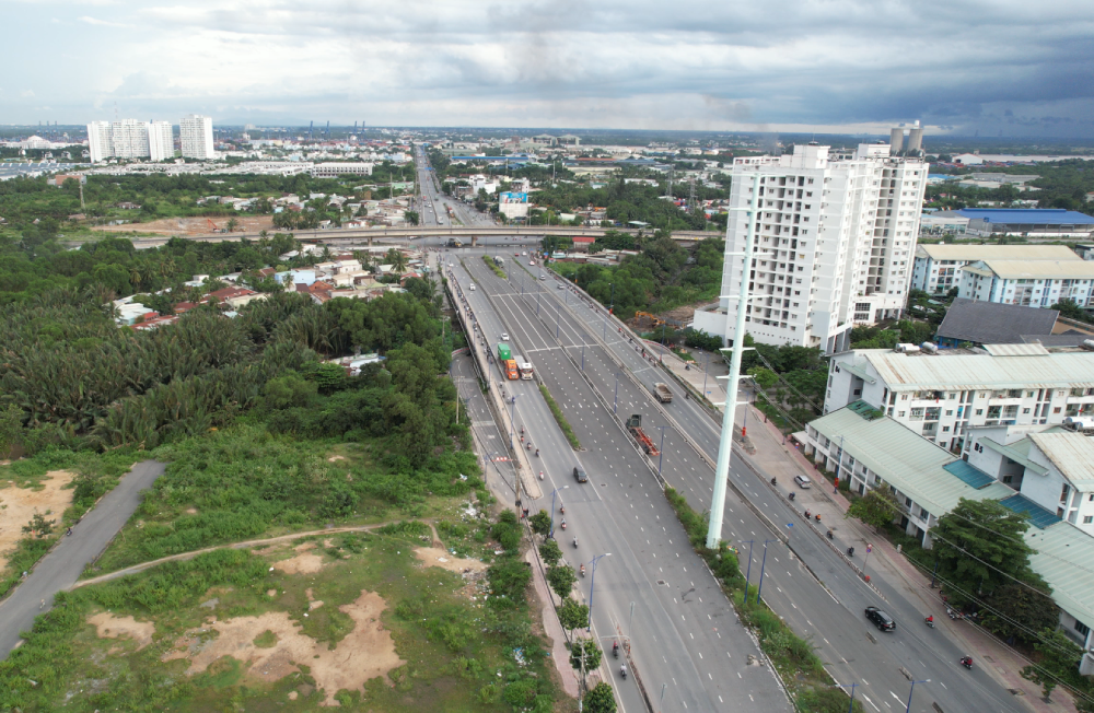 Cầu thay phà Cát Lái có điểm đầu nằm trên đường Nguyễn Thị Định, TP Thủ Đức, TP.HCM (cách nút giao Mỹ Thủy khoảng 400m). Ở điểm cuối dự án kết nối vào đường cao tốc Bến Lức - Long Thành tại huyện Nhơn Trạch, Đồng Nai.