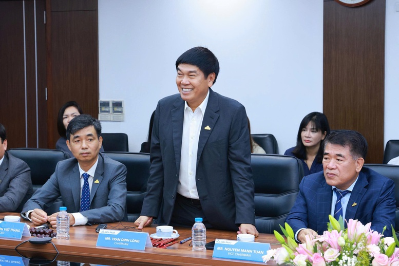 Ông chủ Hòa Phát nói về việc tham gia đầu tư đường sắt tốc độ cao Bắc - Nam- Ảnh 1. Ông chủ Hòa Phát nói về việc tham gia đầu tư đường sắt tốc độ cao Bắc - Nam- Ảnh 1.