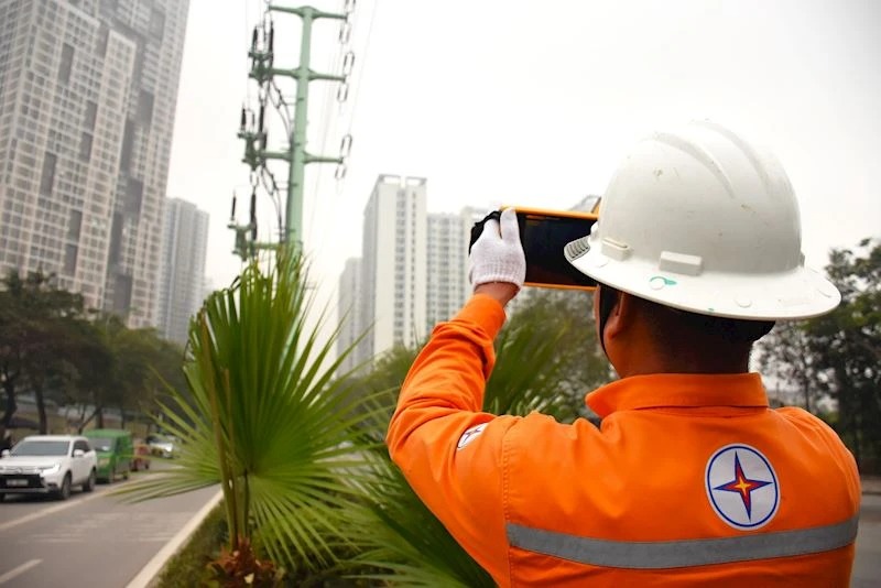 Giá bán lẻ điện sinh hoạt giảm còn 5 bậc, cao nhất 3.967 đồng/kWh