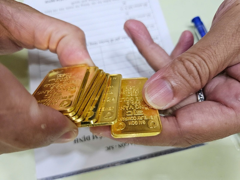 Giá vàng hôm nay 4-6: Quay đầu giảm