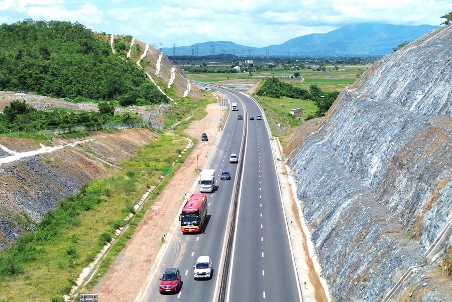 Hơn 152.000 tỷ đồng mở rộng 18 dự án thành phần cao tốc Bắc - Nam- Ảnh 1. Hơn 152.000 tỷ đồng mở rộng 18 dự án thành phần cao tốc Bắc - Nam- Ảnh 1.