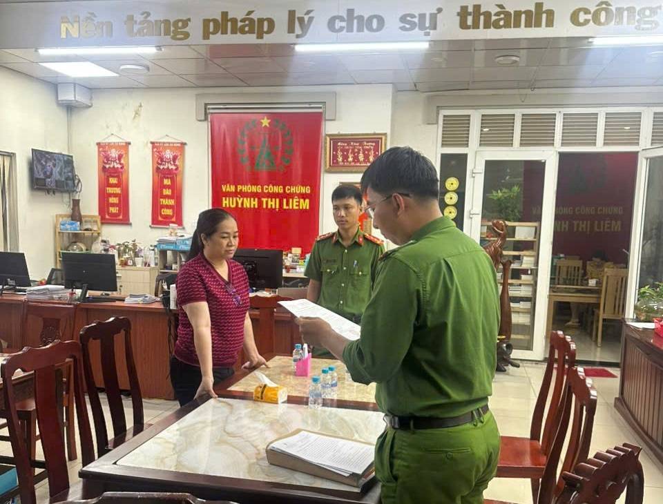 Giả mạo chủ đất, chiếm đoạt 16 tỷ đồng: Ai là người bị hại thì liên hệ công an Đồng Nai gấp- Ảnh 1. Giả mạo chủ đất, chiếm đoạt 16 tỷ đồng: Ai là người bị hại thì liên hệ công an Đồng Nai gấp- Ảnh 1.