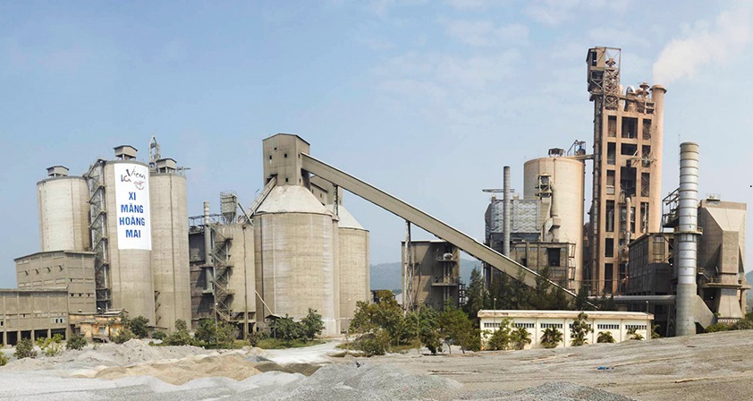 Một công ty xi măng bất ngờ báo lãi gấp 27 lần nhờ dùng vỏ cây, rác thải thay than- Ảnh 1.