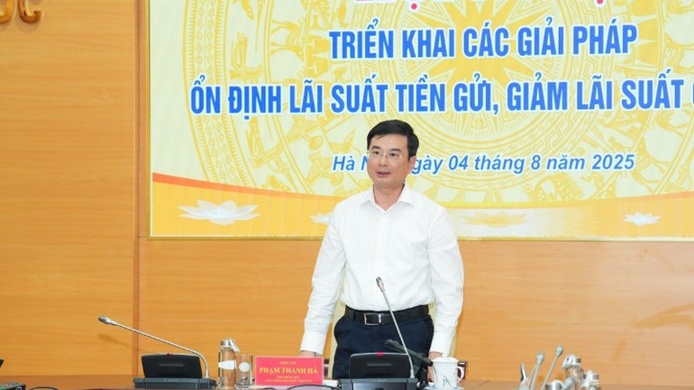 Giữ ổn định lãi suất tiền gửi, giảm lãi suất cho vay