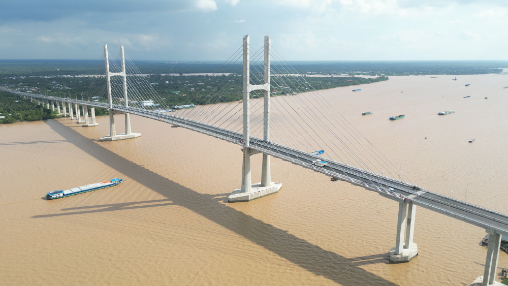 Cận cảnh cầu dây văng hơn 6.800 tỷ nối Vĩnh Long và Đồng Tháp sắp đưa vào khai thác- Ảnh 2.