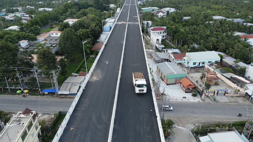 Cận cảnh cầu dây văng hơn 6.800 tỷ nối Vĩnh Long và Đồng Tháp sắp đưa vào khai thác- Ảnh 7.