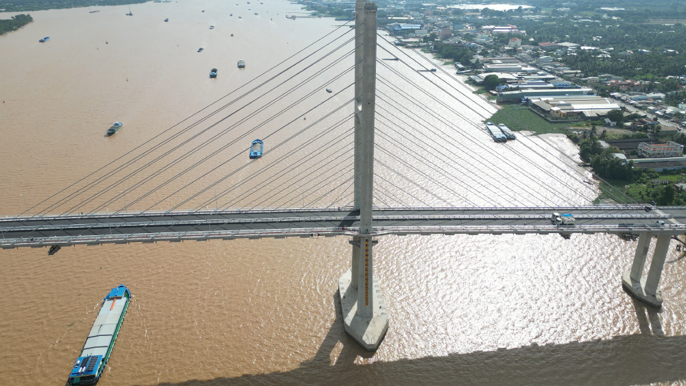 Cận cảnh cầu dây văng hơn 6.800 tỷ nối Vĩnh Long và Đồng Tháp sắp đưa vào khai thác- Ảnh 9.