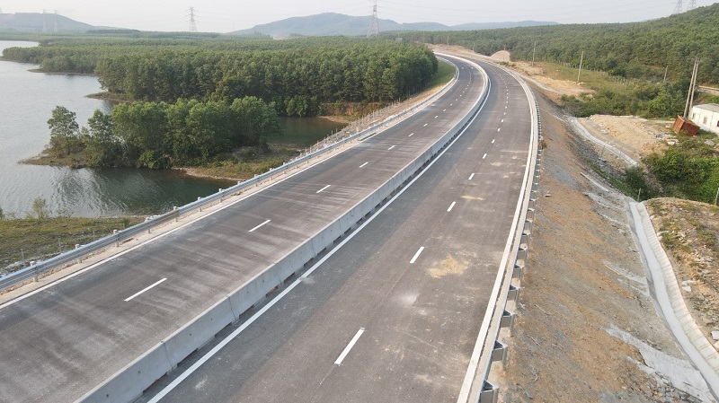 Đèo Cả thành lập Xí nghiệp quản lý, vận hành cao tốc Vũng Áng – Bùng tại Hà Tĩnh- Ảnh 1. Đèo Cả thành lập Xí nghiệp quản lý, vận hành cao tốc Vũng Áng – Bùng tại Hà Tĩnh- Ảnh 1.