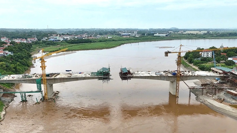 Hợp long cầu Phong Châu mới vào ngày 28/8/2025