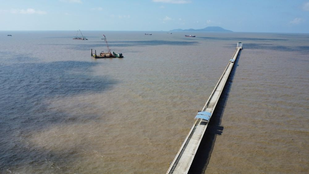 Cà Mau khởi công cầu vượt biển dài nhất Đông Nam Á và loạt dự án với tổng vốn đầu tư gần 100.000 tỷ- Ảnh 1.