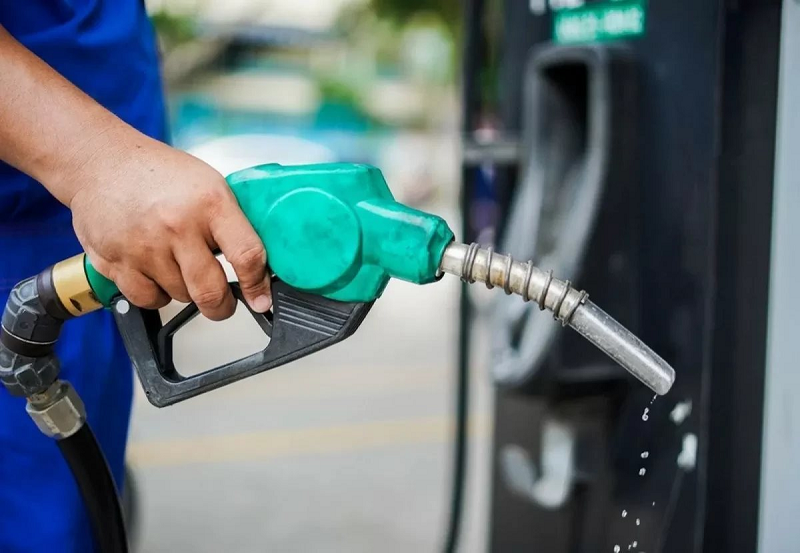 Giá xăng dầu chiều 21/8: Giá xăng vượt 20.000 đồng/lít