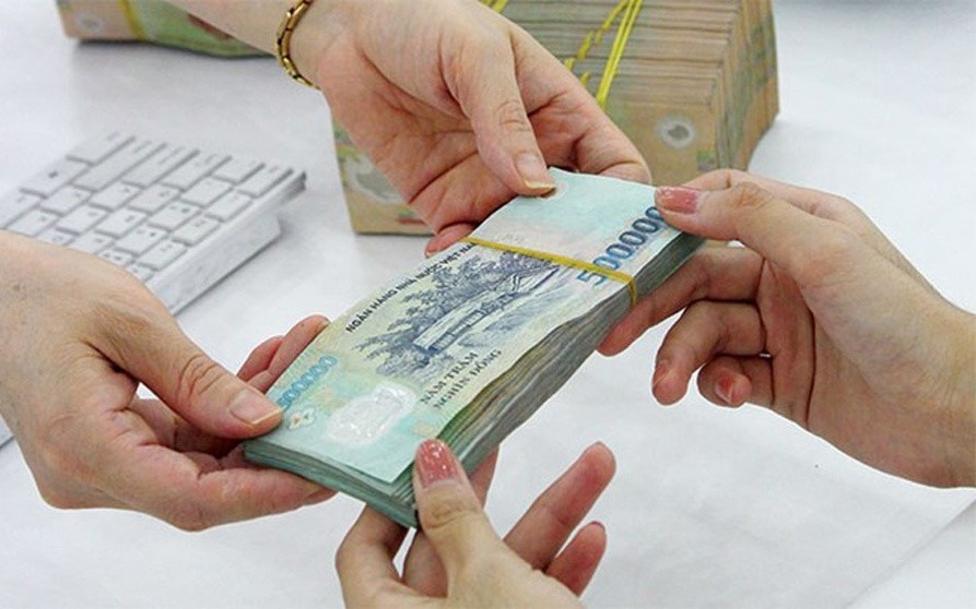 Kho bạc Nhà nước làm việc xuyên lễ, chi quà 100.000 đồng trước 2/9 cho người dân