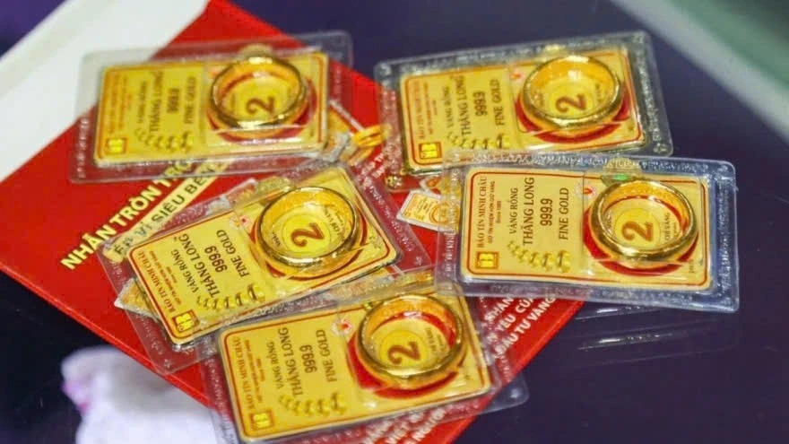 Giá vàng hôm nay 1-10: Neo ở mức cao