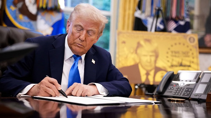 Ông Trump bị kiện vì quy định thu 100.000 USD cho mỗi visa H-1B- Ảnh 1.