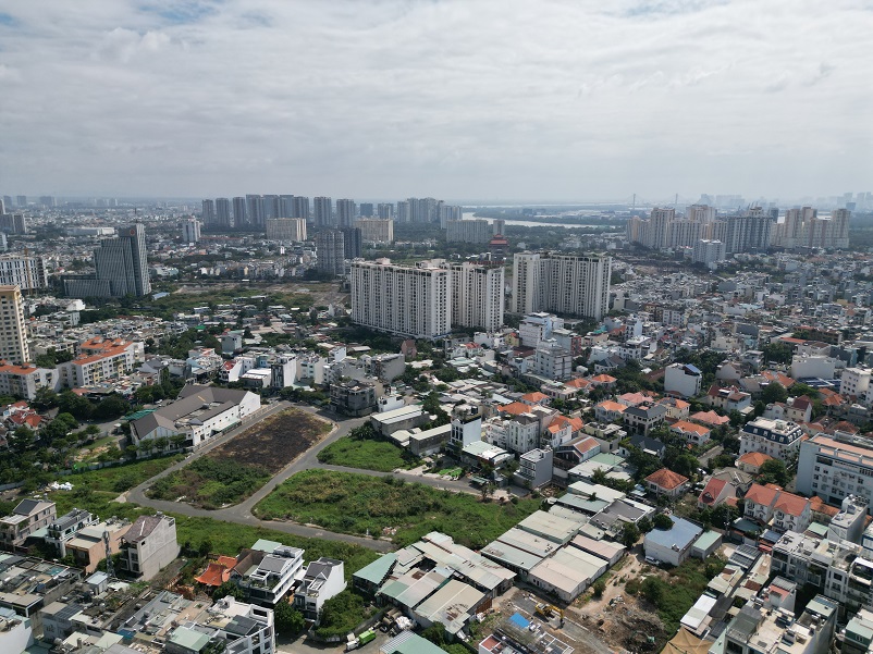Nóng trong tuần: TP.HCM liên tục gỡ vướng, cấp sổ hồng cho cư dân